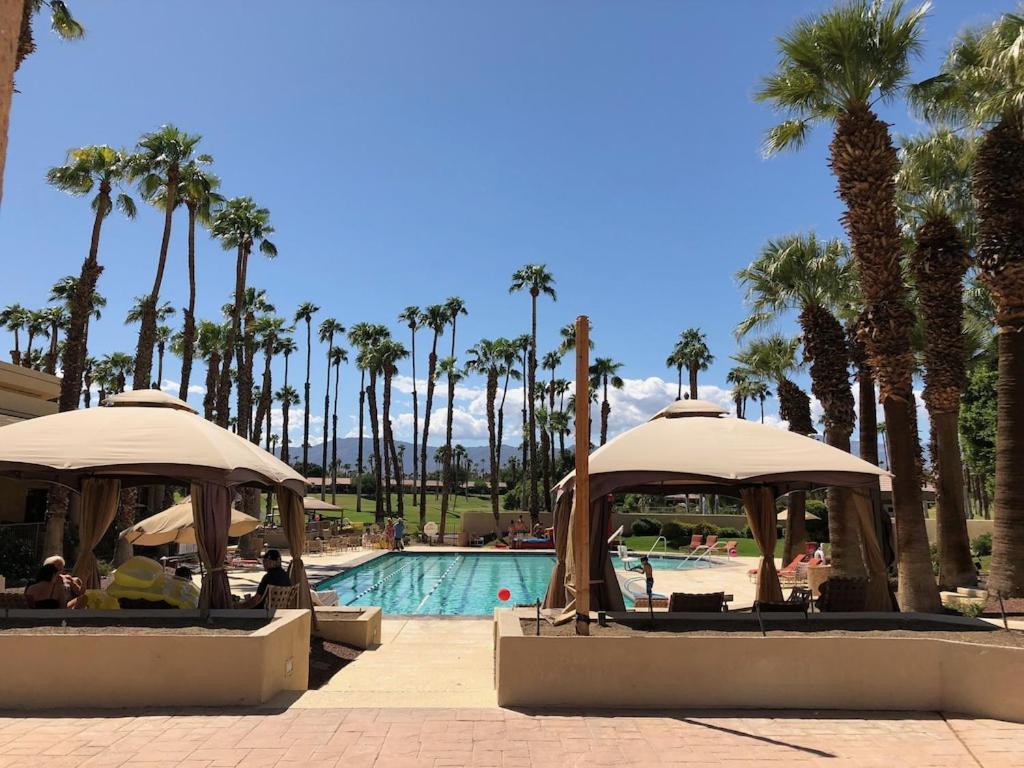 Palm Valley Cc Pickleball, Tennis, Gym, Clubhouse, Swimming Pools, Lux, Spac 2 Bdrms Den 2 Ba Palm Desert Bagian luar foto